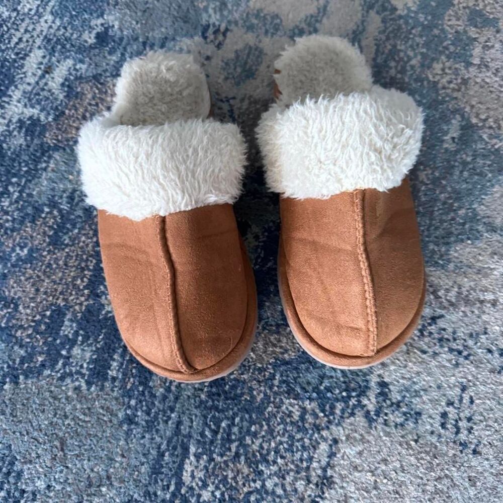 Unbranded Women's Tan and Brown Slippers